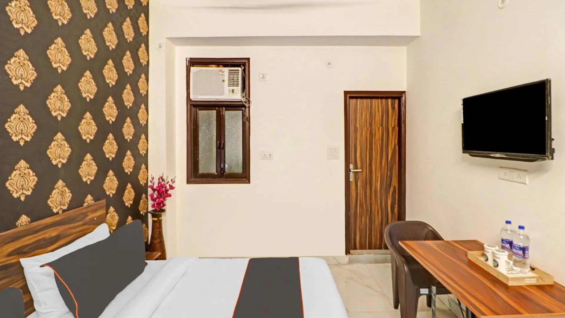 Hotel O Town Plaza Delhi   Delhi (National Capital Territory of India)