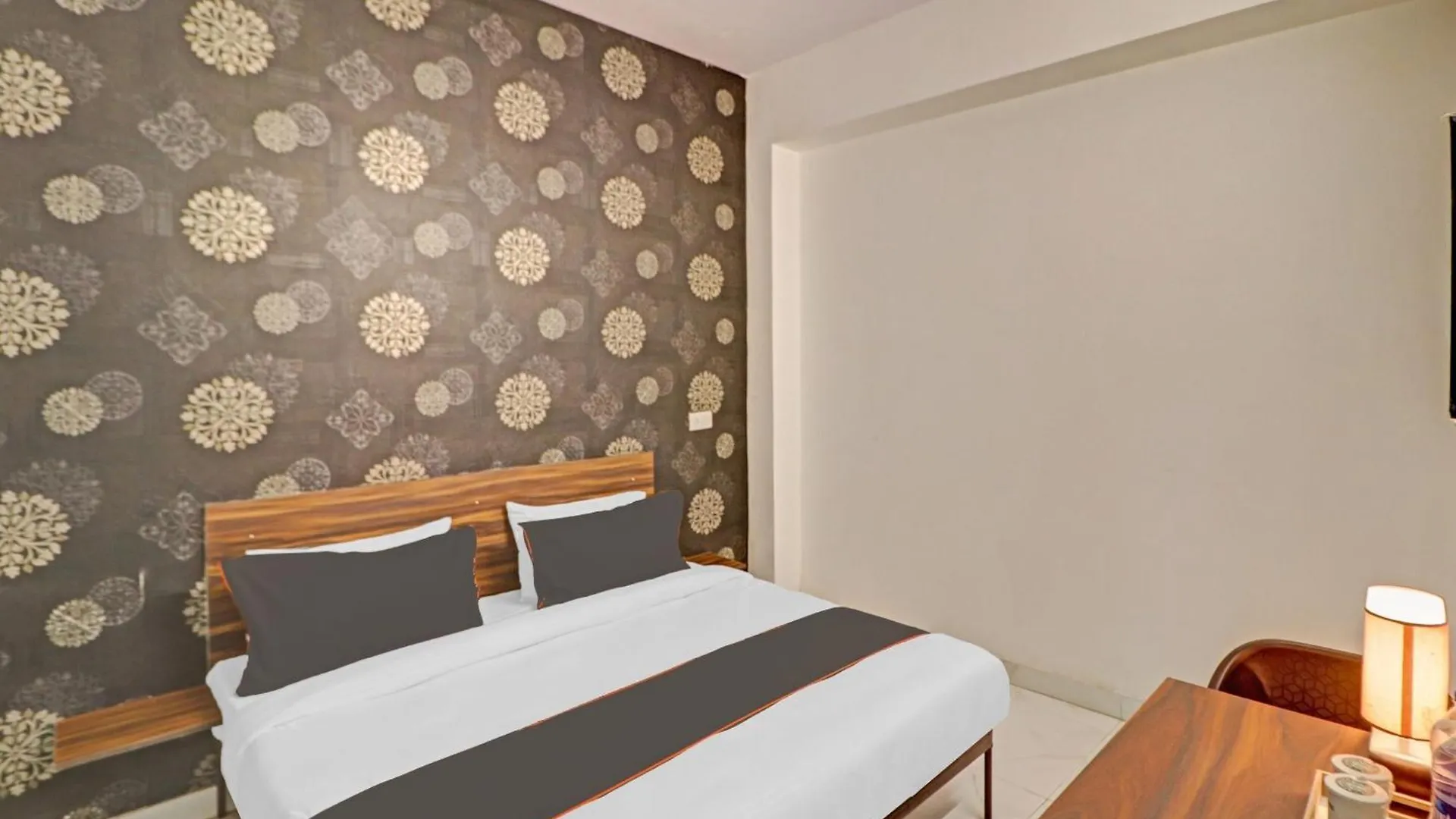 Hotel O Town Plaza Delhi   Delhi (National Capital Territory of India)